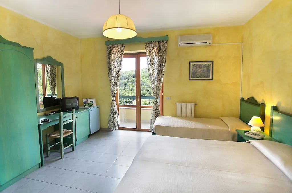 Hotel Smeraldo Cala Gonone 3*,