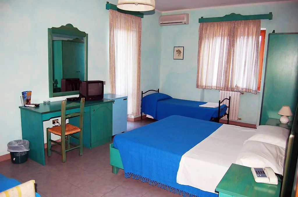 Hotel Smeraldo Cala Gonone 3*,  Italia